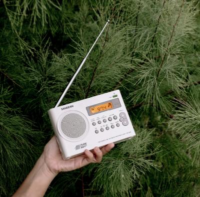 Sangean AM / FM / WX Portable Radio in White - 14‐PRD9W